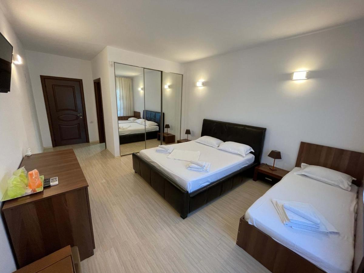 Vila Regal Mamaia Luaran gambar